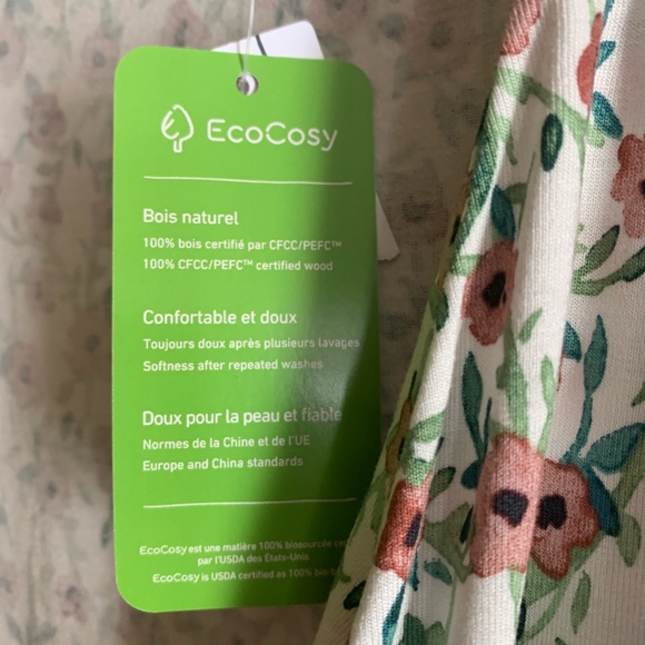 New with Tags Reitmans signature flowy blouse - Picture 5 of 6